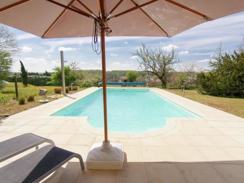 Swimming pool, Manoir La Peyrade in Brouchaud Swimming pool, Manoir La Peyrade in Brouchaud