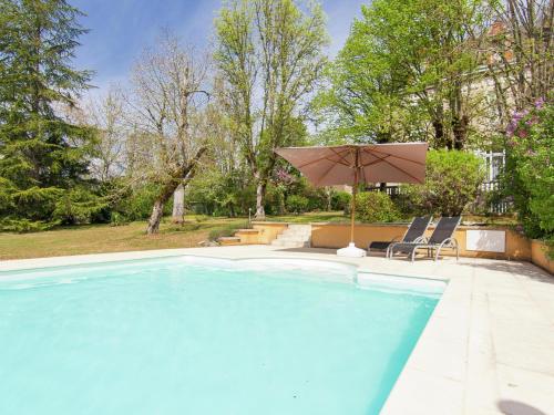 Swimming pool, Manoir La Peyrade in Brouchaud Swimming pool, Manoir La Peyrade in Brouchaud