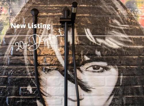 Shower, Luxury Cozy 2Bdr Apt WiFi ☆ Netflix ☆Gas Log Fire in Seaford Shower, Luxury Cozy 2Bdr Apt WiFi ☆ Netflix ☆Gas Log Fire in Seaford