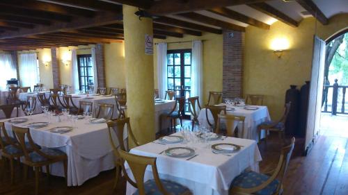 Étterem, Casa Romulo in Duruelo De La Sierra Étterem, Casa Romulo in Duruelo De La Sierra