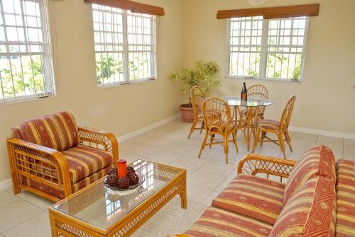 This photo about Poinsettia Villa Apartments shared on HyHotel.com