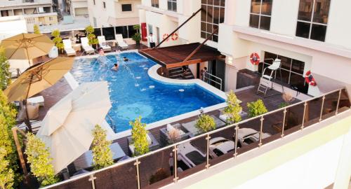 Swimming pool, Royal View Hotel near Fish Market Swimming pool, Royal View Hotel near Fish Market