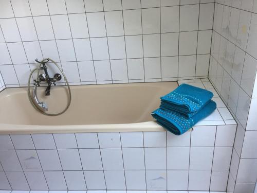 Bathroom, Ferienwohnung Wiesinger in Windelsbach Bathroom, Ferienwohnung Wiesinger in Windelsbach