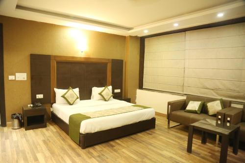 HOTEL RAJMAHAL INN in Bhiwadi HOTEL RAJMAHAL INN in Bhiwadi