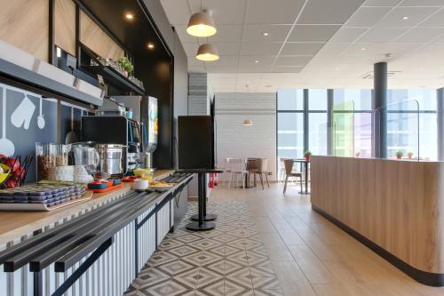 Mâncare şi băutură, B&B HOTEL Reims Croix Blandin in La Neuvillette Mâncare şi băutură, B&B HOTEL Reims Croix Blandin in La Neuvillette