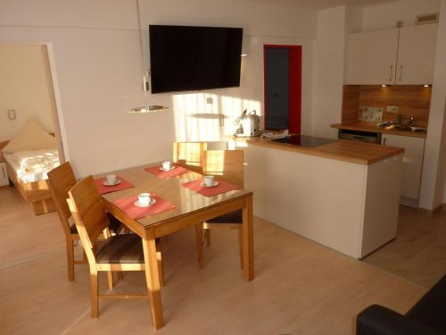 Apartmenthaus Sonnenschein - Chiemgau Karte in กลางเมืองอินเซลล์ Apartmenthaus Sonnenschein - Chiemgau Karte in กลางเมืองอินเซลล์