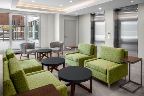 로비, 홀리데이 인 익스프레스 & 스위트 우드사이드 퀸즈 뉴욕 (Holiday Inn Express And Suites Woodside Queens Nyc) in 라과디아 공항 로비, 홀리데이 인 익스프레스 & 스위트 우드사이드 퀸즈 뉴욕 (Holiday Inn Express And Suites Woodside Queens Nyc) in 라과디아 공항
