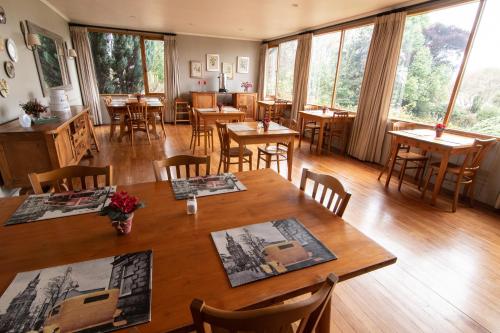 Restaurant, Hotel El Ciervo in Villarrica Restaurant, Hotel El Ciervo in Villarrica