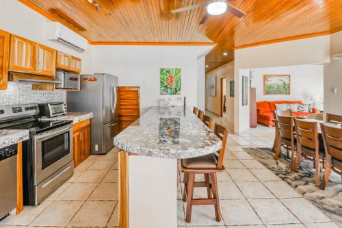 Casa de Somer in Esterillos Este Casa de Somer in Esterillos Este