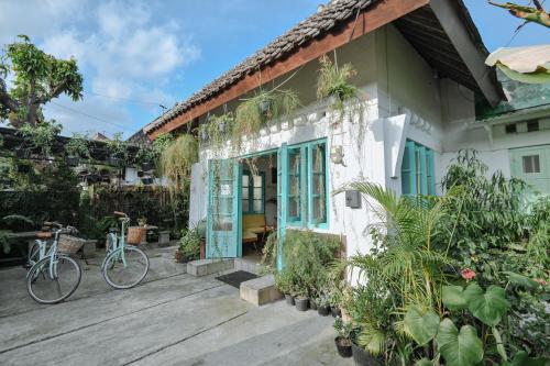 Exterior view, SNOOZE Yogyakarta. near Museum Kereta Keraton Exterior view, SNOOZE Yogyakarta. near Museum Kereta Keraton