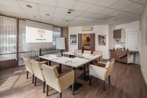 ห้องประชุม / บอลรูม, Kristaly Hotel in เคสเซลี ห้องประชุม / บอลรูม, Kristaly Hotel in เคสเซลี