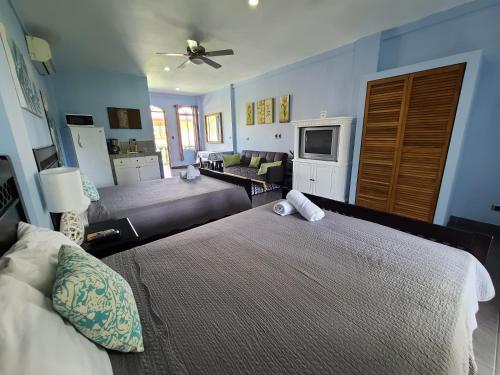 Hermosa Beach House in ชายหาดเอร์โมซา Hermosa Beach House in ชายหาดเอร์โมซา