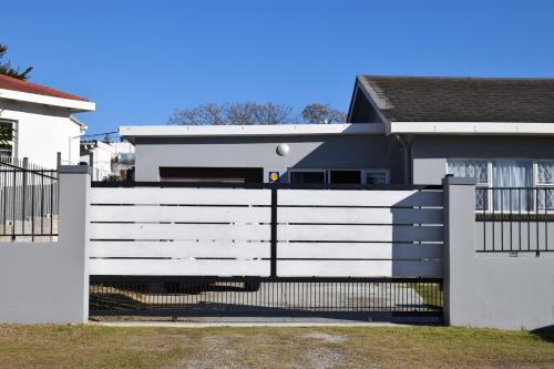 Secure Private Flatlet in Newton Park in Newton Park Secure Private Flatlet in Newton Park in Newton Park