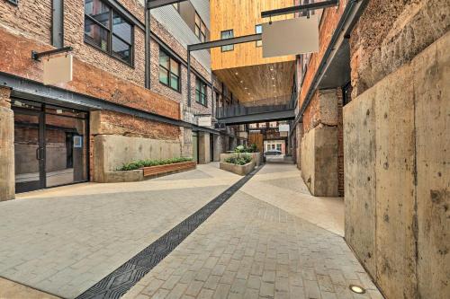 Modern Downtown Birmingham Condo with Rooftop Access near หลักเขตประวัติศาสตร์แห่งชาติสลอสเฟอร์แนซ Modern Downtown Birmingham Condo with Rooftop Access near หลักเขตประวัติศาสตร์แห่งชาติสลอสเฟอร์แนซ