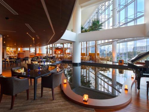 Restaurant, The Yokohama Bay Hotel Tokyu in Yokohama Restaurant, The Yokohama Bay Hotel Tokyu in Yokohama