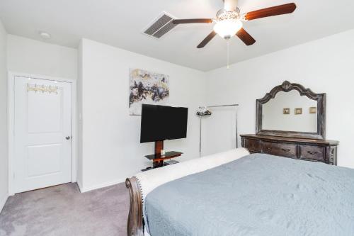 Amazing Home with Patio! 13 mins to airport! 20 mins to Downtown! in 이스트 휴스톤 Amazing Home with Patio! 13 mins to airport! 20 mins to Downtown! in 이스트 휴스톤