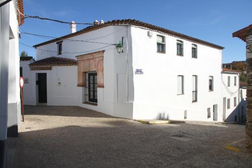 This photo about Dos Laureles shared on HyHotel.com