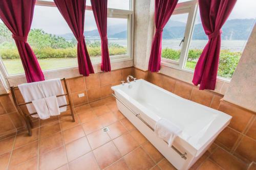 Sun Hola Villa near Fushan Botanical Garden Sun Hola Villa near Fushan Botanical Garden