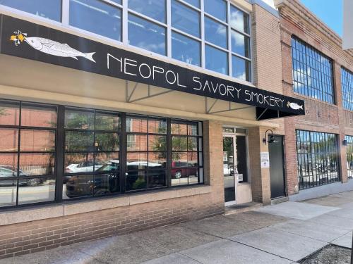 Étterem, Downtown Loft - Close to Topgolf, Horseshoe Casino, UM Baltimore in West Baltimore Étterem, Downtown Loft - Close to Topgolf, Horseshoe Casino, UM Baltimore in West Baltimore