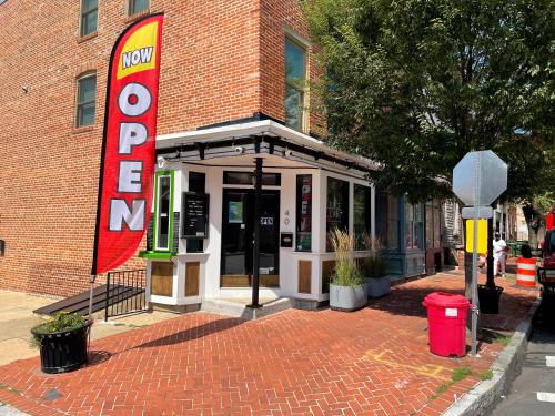 Étterem, Downtown Loft - Close to Topgolf, Horseshoe Casino, UM Baltimore in West Baltimore Étterem, Downtown Loft - Close to Topgolf, Horseshoe Casino, UM Baltimore in West Baltimore