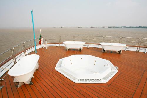 View, Vintage Luxury Yacht Hotel in East Central Yangon View, Vintage Luxury Yacht Hotel in East Central Yangon