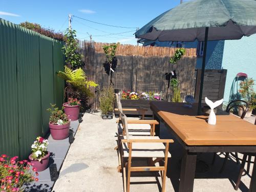 บริการและสิ่งอำนวยความสะดวก, Art Deco 1930s Design in โอเนกาวา บริการและสิ่งอำนวยความสะดวก, Art Deco 1930s Design in โอเนกาวา