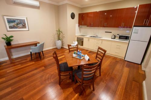 Kitchen, Whyalla Playford Apartments in Whyalla Kitchen, Whyalla Playford Apartments in Whyalla