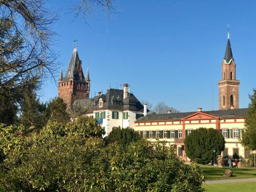منظر, Büdinger Hof (Budinger Hof) in Weinheim منظر, Büdinger Hof (Budinger Hof) in Weinheim