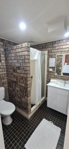 Bathroom, The SIM - Sussex Inlet Motel in Sussex Inlet Bathroom, The SIM - Sussex Inlet Motel in Sussex Inlet