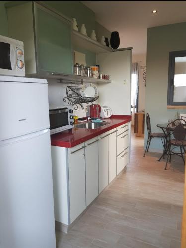 Kitchen, ויקטוריה - סוויטת הגן in North Dead Sea Kitchen, ויקטוריה - סוויטת הגן in North Dead Sea