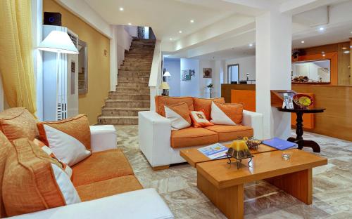 Előcsarnok, Hotel Punta in Skiathos Island Előcsarnok, Hotel Punta in Skiathos Island