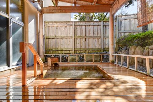 Open air bath, Yanaginoyu Hotel in Asamushi Open air bath, Yanaginoyu Hotel in Asamushi