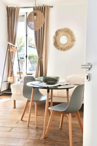 Napoléon Gare n2 Studio Lumineux ByLocly (Napoleon Gare n2 Studio Lumineux ByLocly) in Pontivy Napoléon Gare n2 Studio Lumineux ByLocly (Napoleon Gare n2 Studio Lumineux ByLocly) in Pontivy