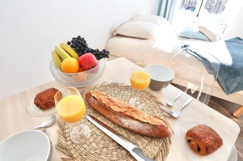 Napoléon Gare 1 STUDIO Lumineux ByLocly (Napoleon Gare 1 STUDIO Lumineux ByLocly) in Pontivy Napoléon Gare 1 STUDIO Lumineux ByLocly (Napoleon Gare 1 STUDIO Lumineux ByLocly) in Pontivy