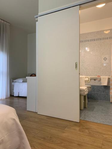 Bagno, Hotel Parigi 2 & Spa in Dalmine Bagno, Hotel Parigi 2 & Spa in Dalmine