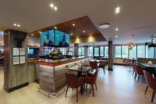 Restaurante, Village Hotel Wirral in Greasby Restaurante, Village Hotel Wirral in Greasby