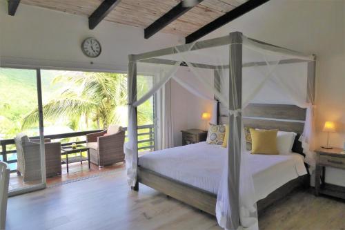 Balkong/terasse, Marigot Palms Luxury Caribbean Apartment Suites in Marigot Bay Balkong/terasse, Marigot Palms Luxury Caribbean Apartment Suites in Marigot Bay