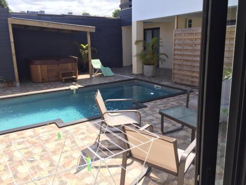 Nicole Résidence avec piscine chauffée & jacuzzi (Nicole Residence avec piscine chauffee & jacuzzi) in Saint Andre Nicole Résidence avec piscine chauffée & jacuzzi (Nicole Residence avec piscine chauffee & jacuzzi) in Saint Andre