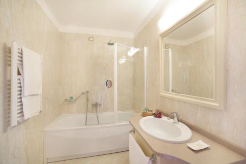 This photo about Hotel Le Palme shared on HyHotel.com
