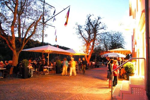 OMAS-STUBB-das-Komfort-DZ-mit-Balkon-im-Herrenhaus in Marktheidenfeld OMAS-STUBB-das-Komfort-DZ-mit-Balkon-im-Herrenhaus in Marktheidenfeld