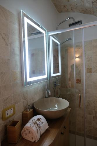 Bathroom, Dimora Le Volte Ostuni in Ostuni Bathroom, Dimora Le Volte Ostuni in Ostuni