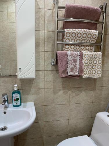 Bathroom, Studio Svetlana in Sochi Bathroom, Studio Svetlana in Sochi