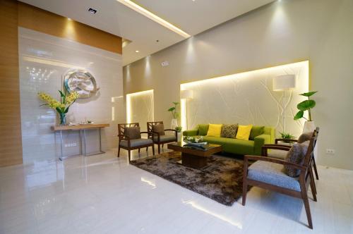 Lobby, Zerenity Hotel and Suites near Cebu IT Park Lobby, Zerenity Hotel and Suites near Cebu IT Park