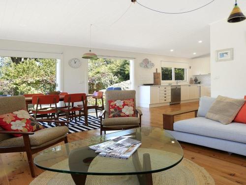 Poppy Cottage-delightful pet friendly weatherboard in Exeter Poppy Cottage-delightful pet friendly weatherboard in Exeter