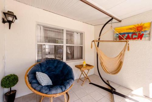 Balcony/terrace, Near the Beach 3 bed 2bath sleeps 6 in Palmetto Balcony/terrace, Near the Beach 3 bed 2bath sleeps 6 in Palmetto