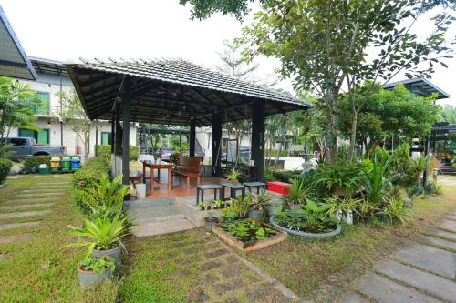 Chid Chai Chol Resort in Wiang Sa Chid Chai Chol Resort in Wiang Sa