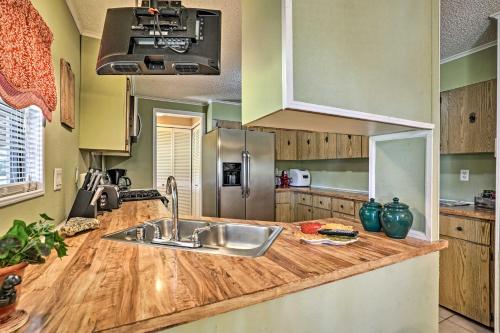 Rural Pomona Park Getaway Near St Johns River! in East Palatka (FL) Rural Pomona Park Getaway Near St Johns River! in East Palatka (FL)