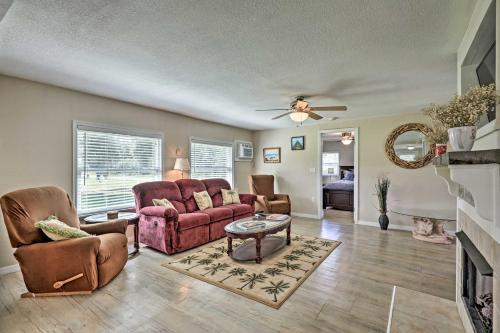 Quiet Pomona Park Rural Home Near St Johns River! in East Palatka (FL) Quiet Pomona Park Rural Home Near St Johns River! in East Palatka (FL)