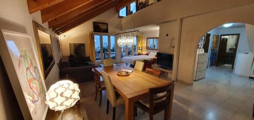 Szolgáltatások, HeidiHoliday geräumige Maisonette-Attica, Sauna & Panoramaterrasse - aufgewertet 2023 (HeidiHoliday-Jenins Grand Maisonette-Attika mit Office & Relax-Bereich, Aussenparkplatz & Garage, ge) in Landquart Szolgáltatások, HeidiHoliday geräumige Maisonette-Attica, Sauna & Panoramaterrasse - aufgewertet 2023 (HeidiHoliday-Jenins Grand Maisonette-Attika mit Office & Relax-Bereich, Aussenparkplatz & Garage, ge) in Landquart