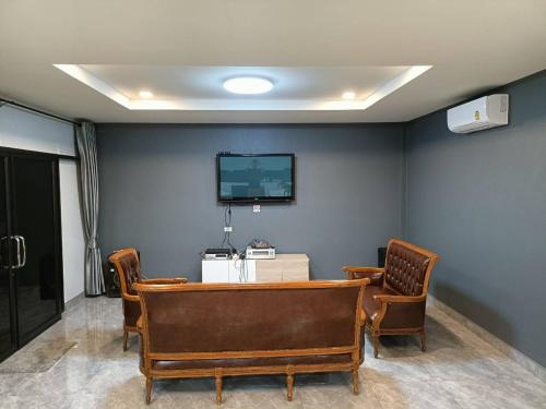 Numhom Resort (SHA Extra Plus) in Uthai Thani Numhom Resort (SHA Extra Plus) in Uthai Thani